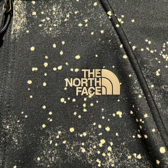 The North Face Quarter Zip Shirt - Picture 11 of 12